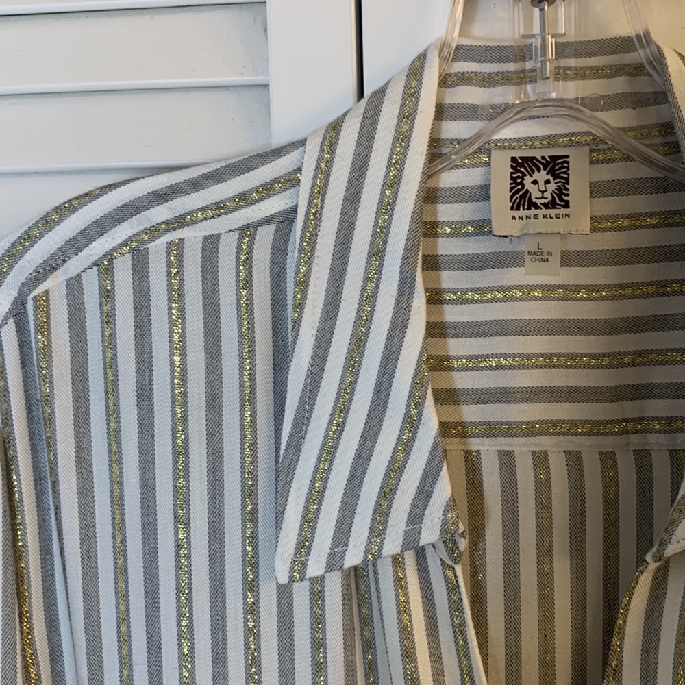 Anne Klein metallic striped blouse with pockets and cuffed 3/4 length sleeves